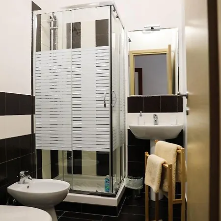 Aura Rent Of With Shared Kitchen Гостьовий будинок