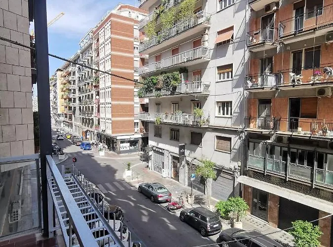 Гостьовий будинок Aura Rent Of With Shared Kitchen Барі