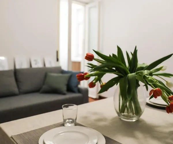 Гостьовий будинок Aura Rent Of With Shared Kitchen 3*