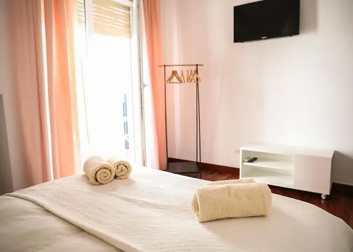 Aura Rent Of With Shared Kitchen Гостьовий будинок