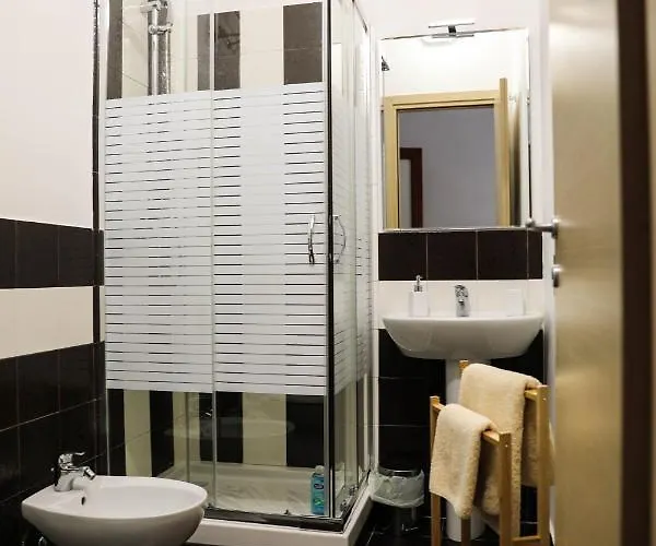 Aura Rent Of With Shared Kitchen Гостьовий будинок